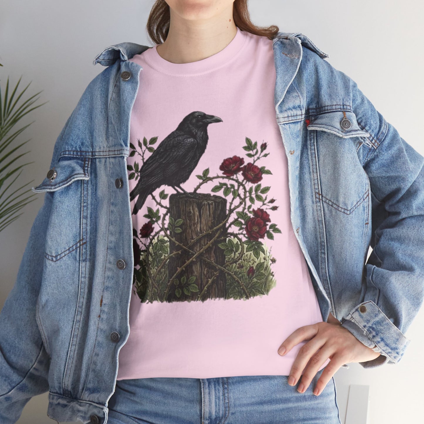 T-shirt Corbeau sur souche de rose — T-shirt graphique nature gothique