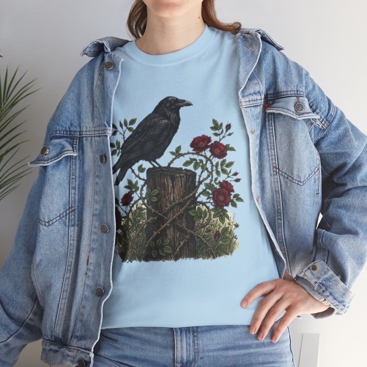 T-shirt Corbeau sur souche de rose — T-shirt graphique nature gothique